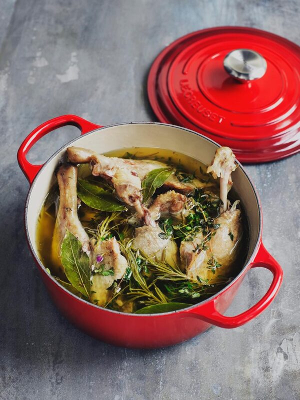 Le Creuset Enameled Cast Iron Signature Round Dutch Oven